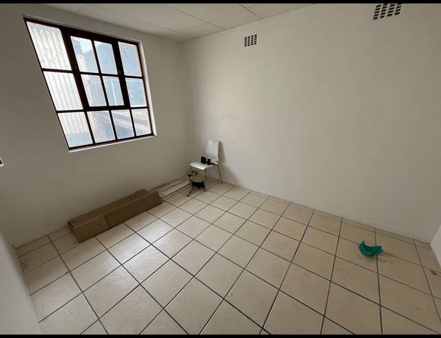 183M² OFFICE TO LET IN PAARDEN EILAND